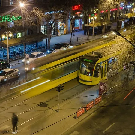 Downtown Delight - Erzsebet Blvd - 13 Ppl Budapest