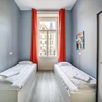 Downtown Delight - Erzsebet Blvd - 13 Ppl Lägenhet