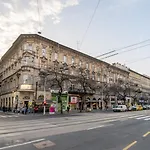 Downtown Delight - Erzsebet Blvd - 13 Ppl Lägenhet Budapest