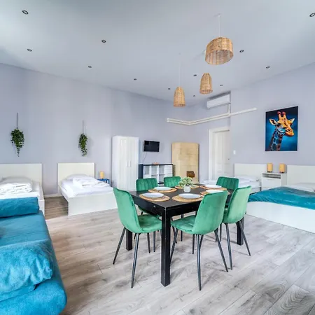 شقة Downtown Delight - Erzsebet Blvd - 13 Ppl