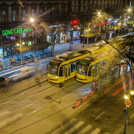 Downtown Delight - Erzsebet Blvd - 13 Ppl